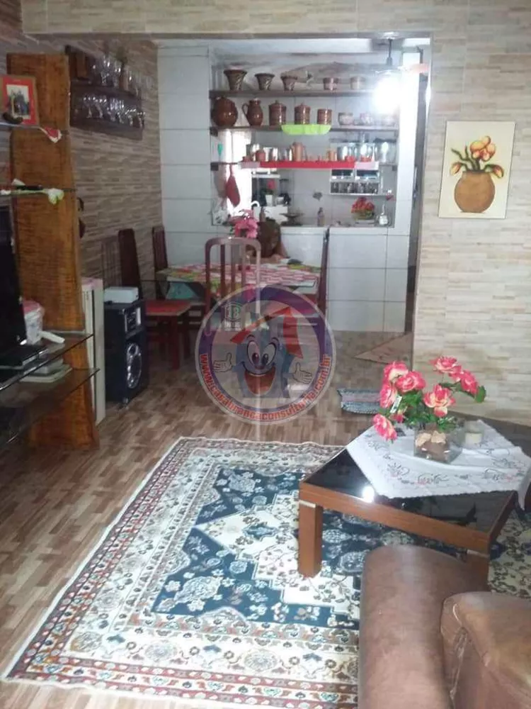 Sobrado à venda com 3 quartos, 120m² - Foto 1