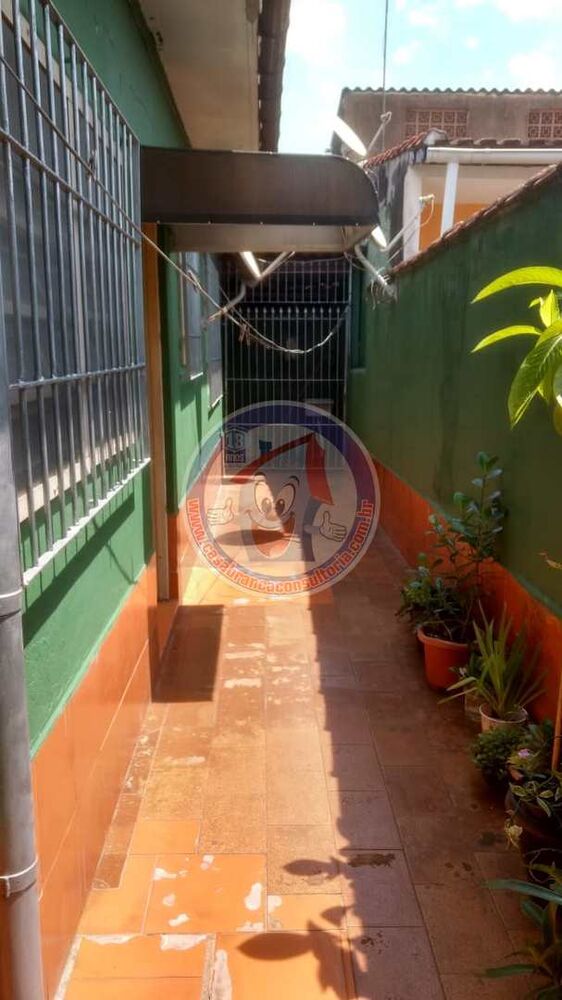Casa à venda com 2 quartos, 78m² - Foto 4