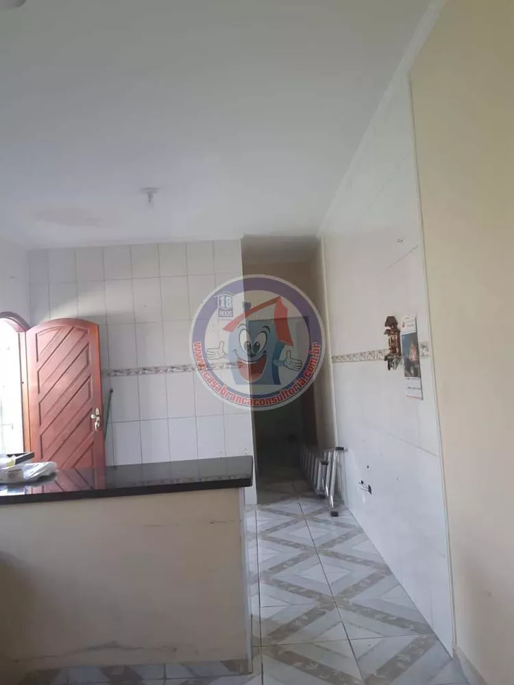 Casa à venda com 2 quartos, 76m² - Foto 2