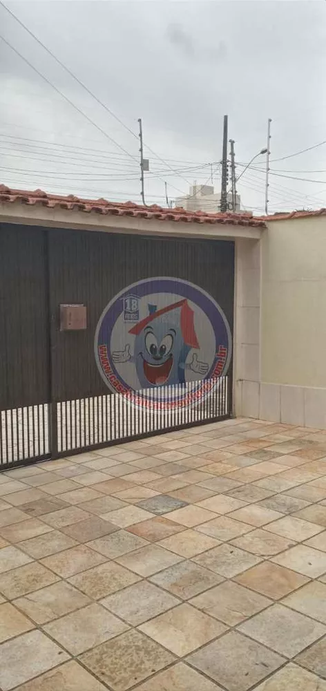 Casa à venda com 2 quartos, 110m² - Foto 2