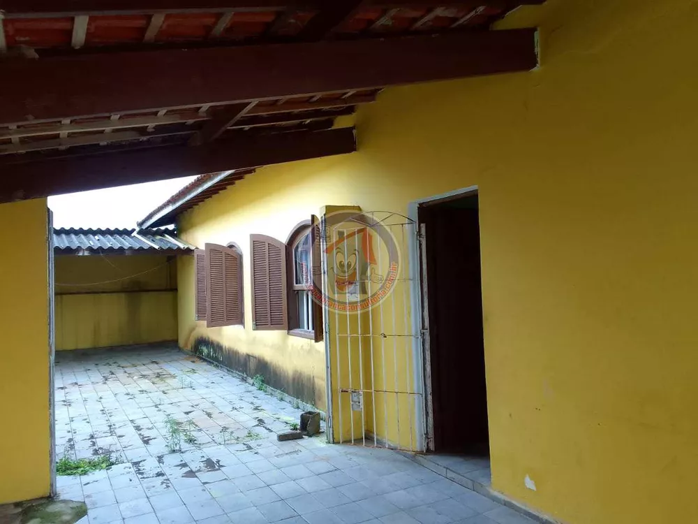 Casa à venda com 3 quartos, 120m² - Foto 1