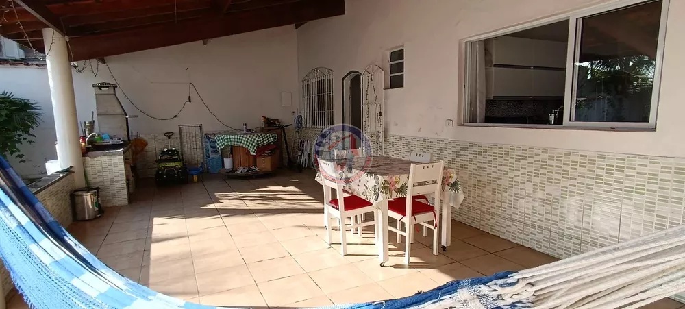 Casa à venda com 2 quartos, 94m² - Foto 3