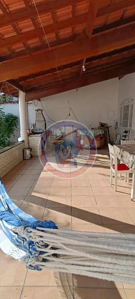 Casa à venda com 2 quartos, 94m² - Foto 4