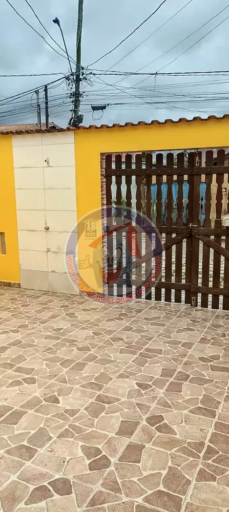 Casa à venda com 2 quartos, 62m² - Foto 1