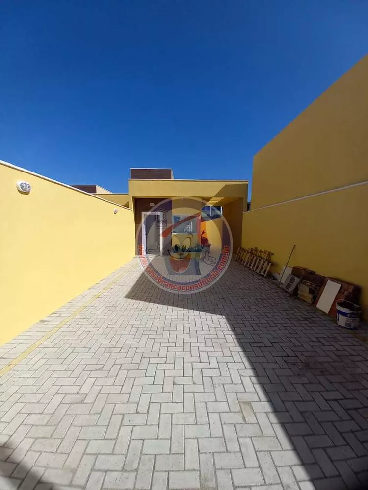 Casa à venda com 2 quartos, 63m² - Foto 4