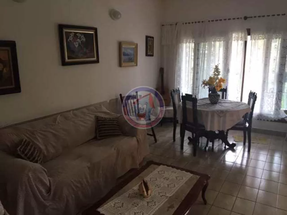 Casa à venda com 3 quartos, 300m² - Foto 4