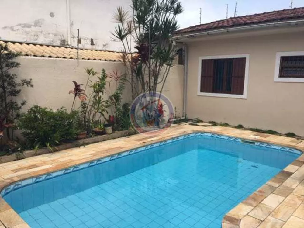 Casa à venda com 3 quartos, 300m² - Foto 1