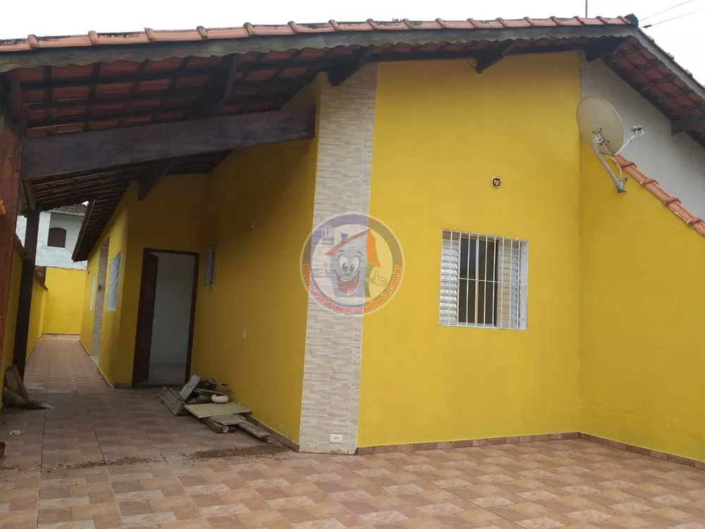 Casa à venda com 3 quartos, 70m² - Foto 1