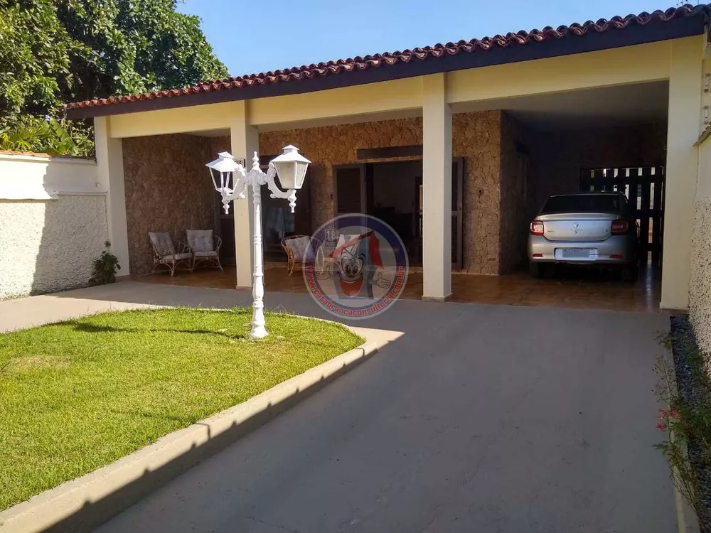 Casa à venda com 3 quartos, 240m² - Foto 1