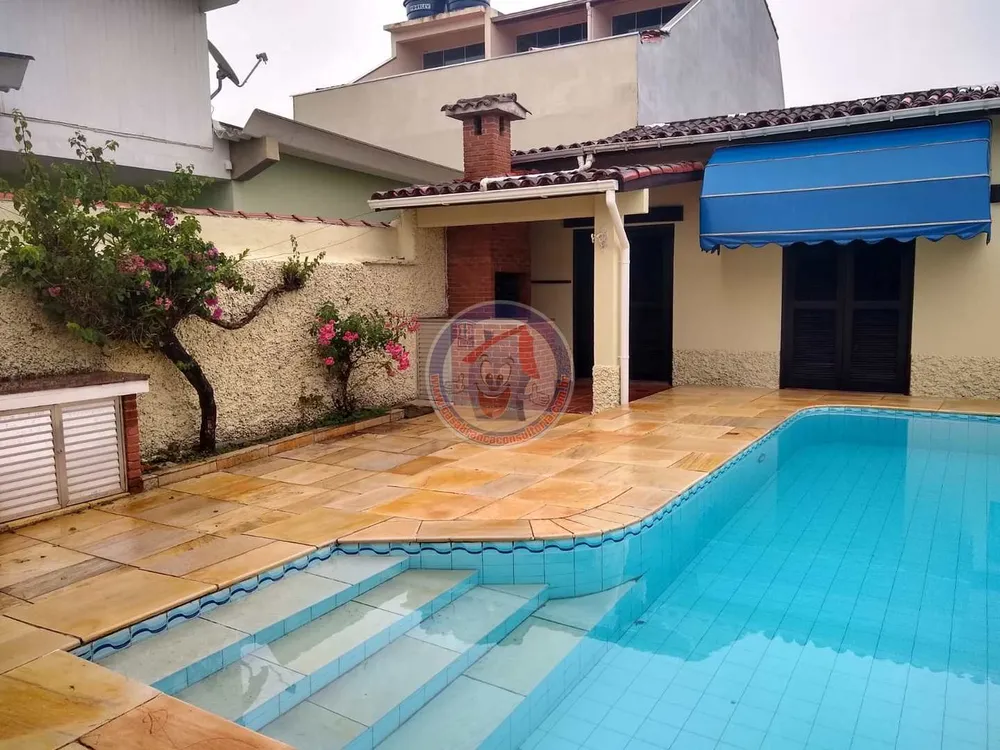 Casa, 3 quartos, 240 m² - Foto 1