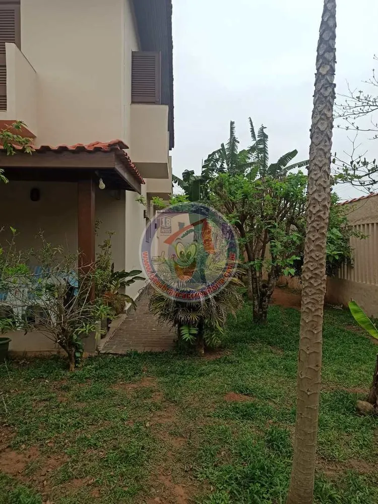 Casa, 3 quartos, 238 m² - Foto 1
