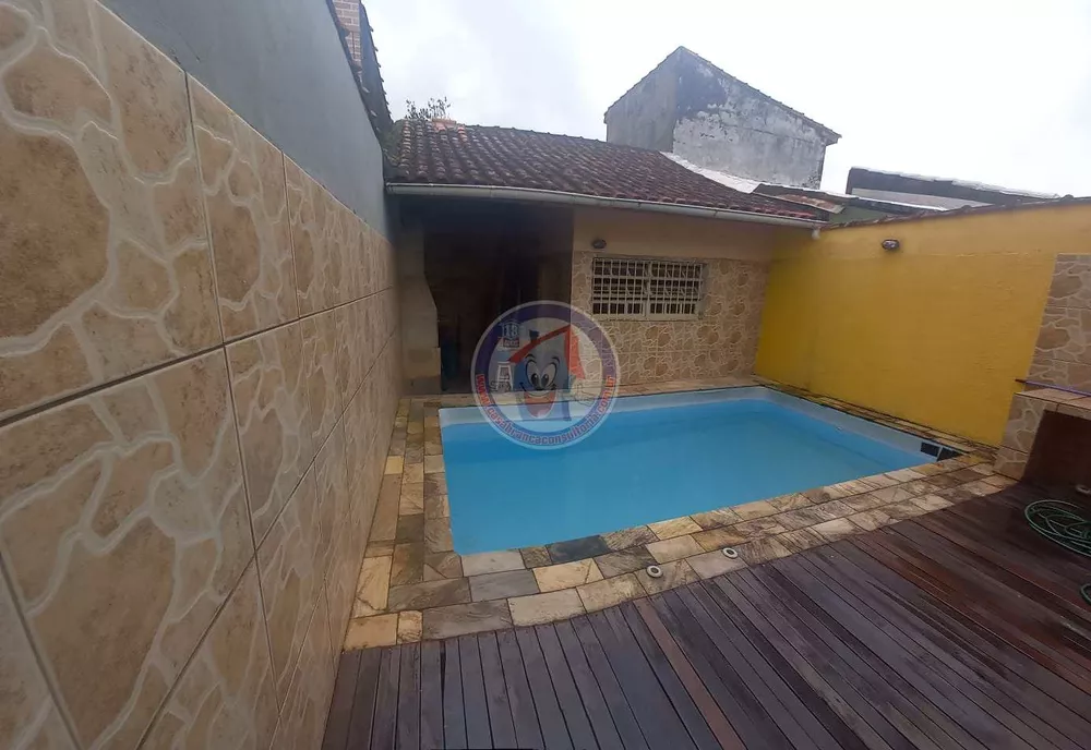 Casa à venda com 2 quartos, 80m² - Foto 1