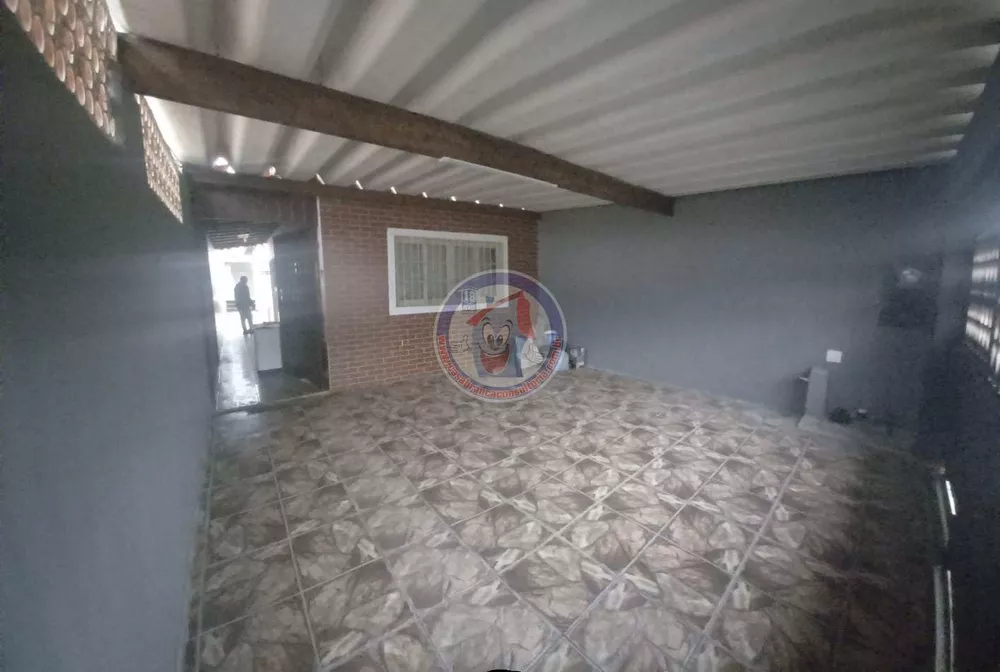 Casa à venda com 2 quartos, 80m² - Foto 2