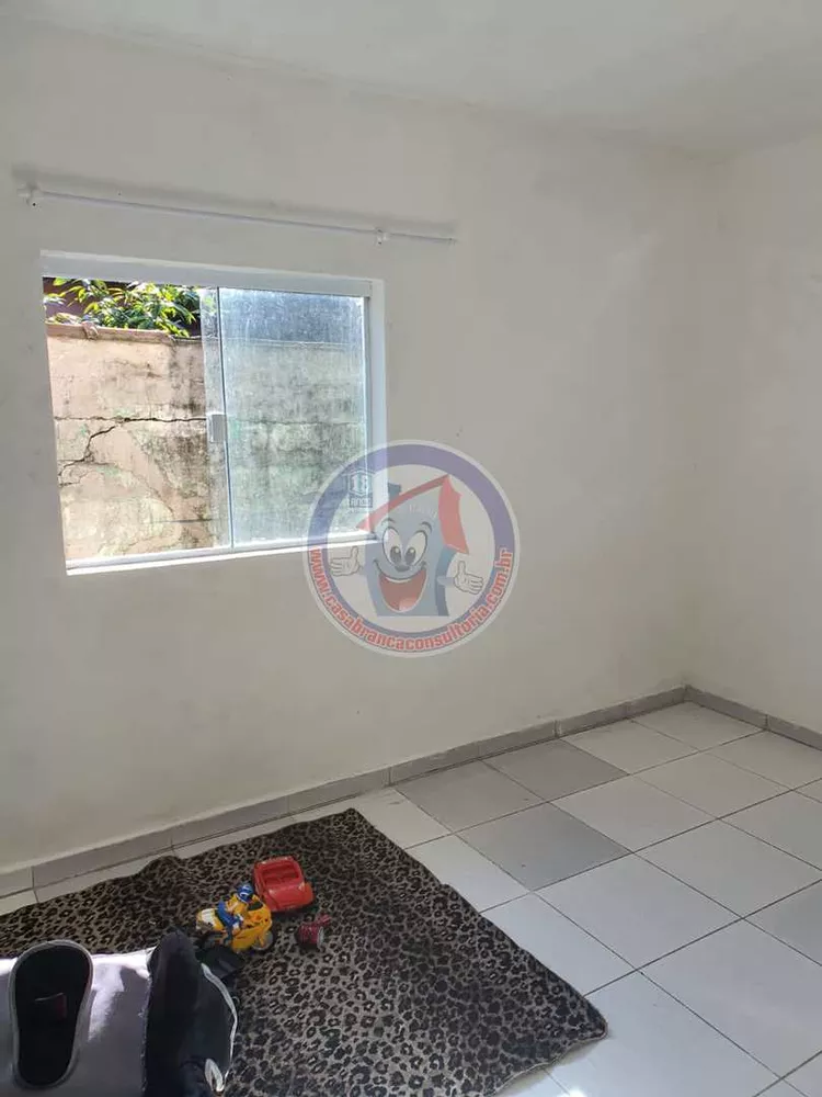 Casa à venda com 2 quartos, 42m² - Foto 3