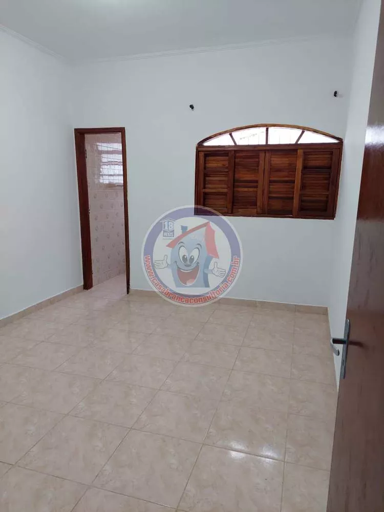 Casa à venda com 2 quartos, 89m² - Foto 4