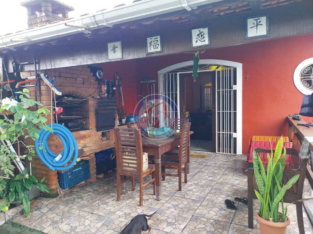 Casa à venda com 3 quartos, 96m² - Foto 1