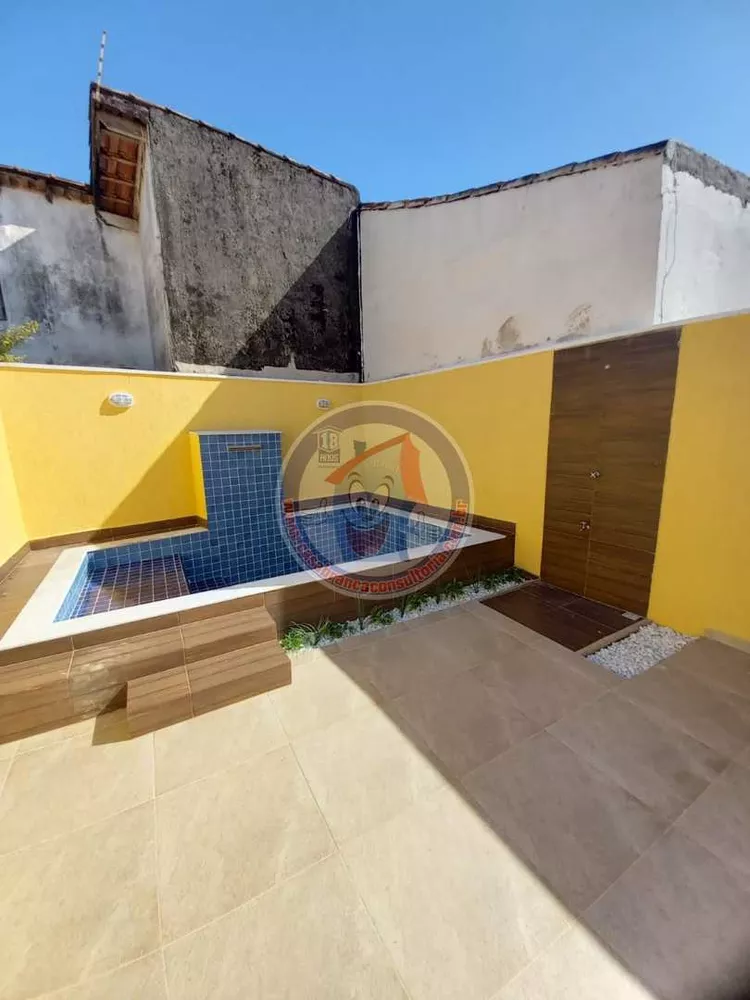 Casa à venda com 2 quartos, 65m² - Foto 2