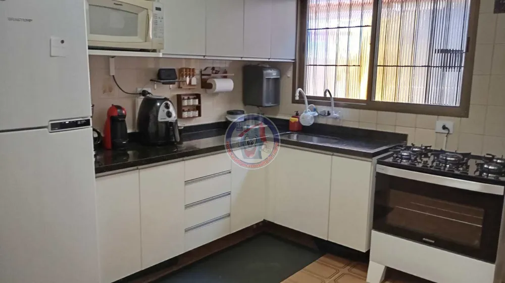 Casa, 3 quartos, 183 m² - Foto 2