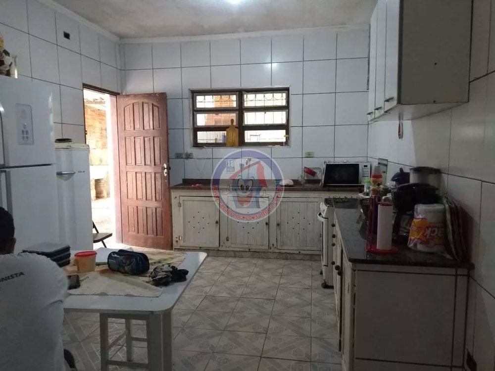 Casa à venda com 3 quartos, 90m² - Foto 4