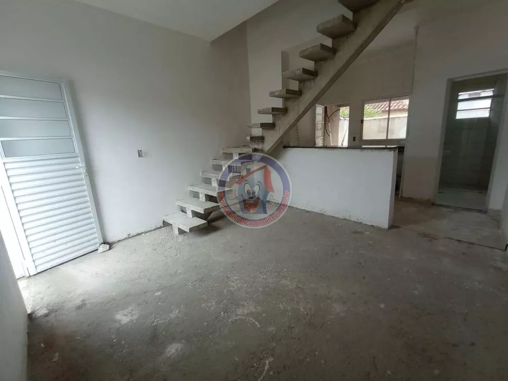 Sobrado à venda com 2 quartos, 64m² - Foto 2