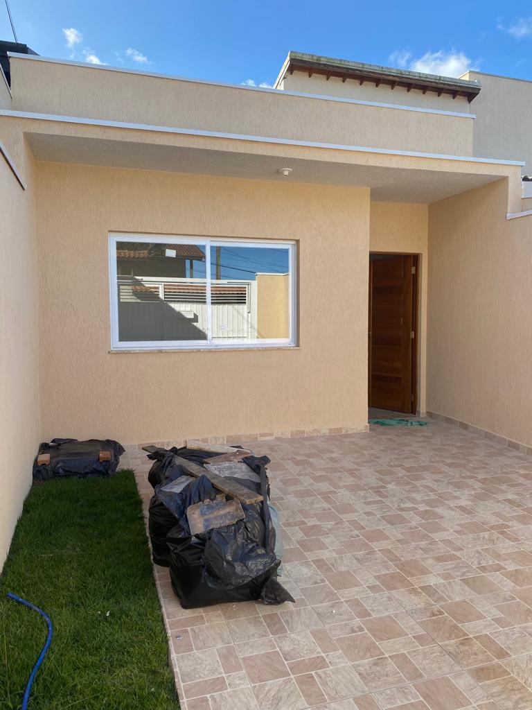 Casa à venda com 2 quartos, 69m² - Foto 1