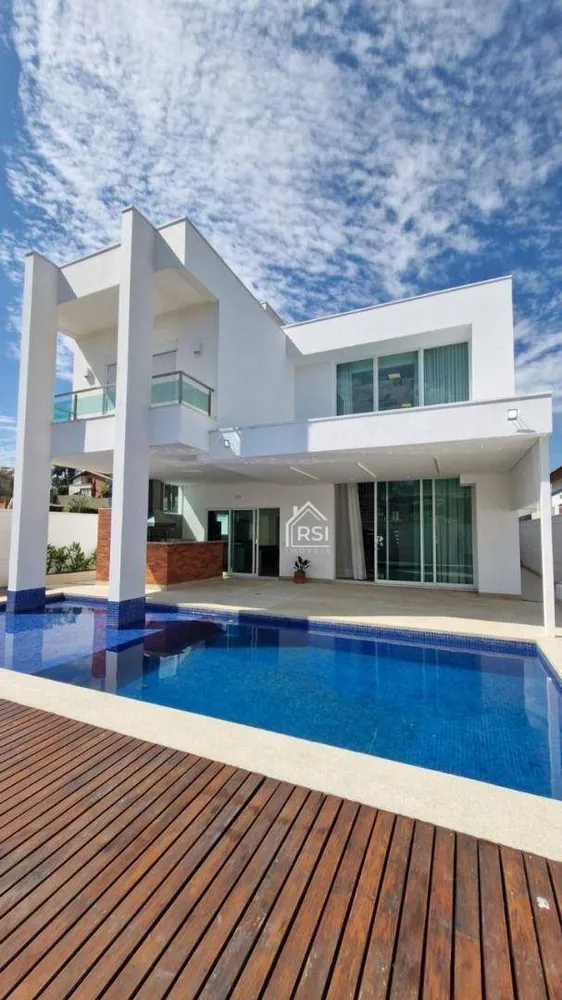 Sobrado, 3 quartos, 362 m² - Foto 1