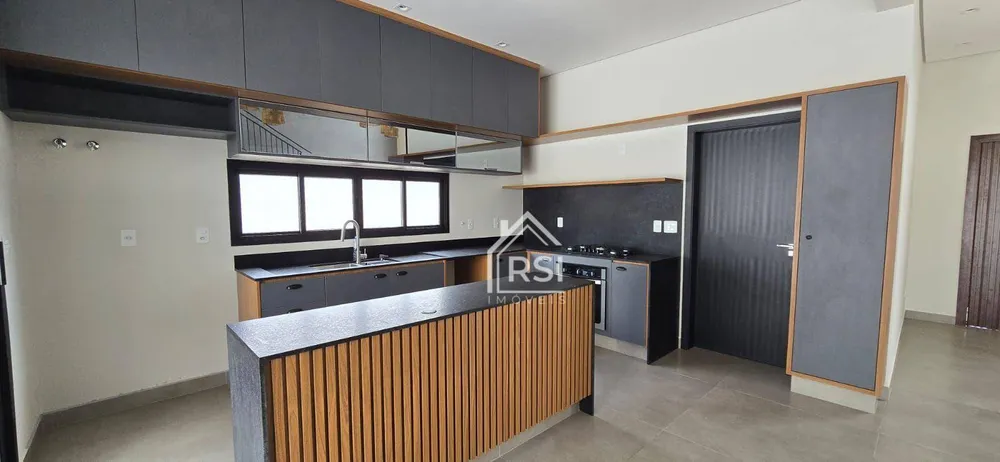 Sobrado, 3 quartos, 311 m² - Foto 1