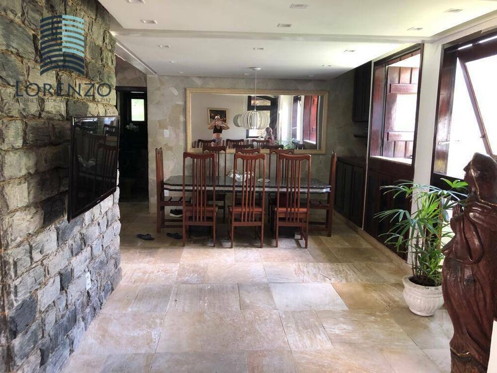 Casa de Condomínio para alugar com 4 quartos, 300m² - Foto 4