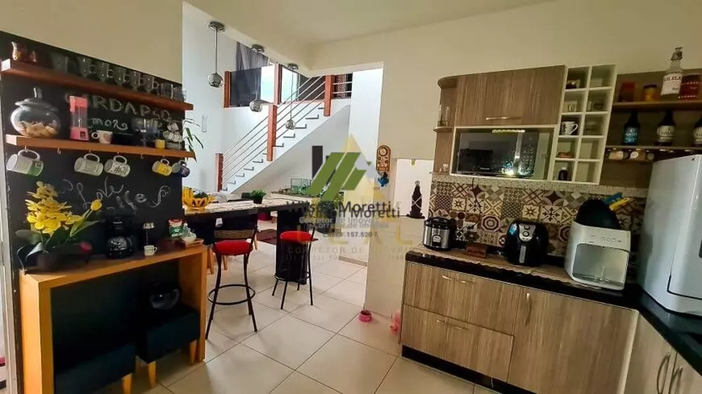 Casa à venda com 4 quartos, 300m² - Foto 8