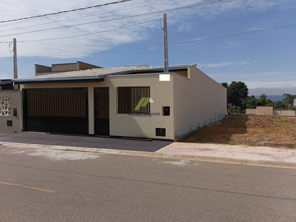 Casa à venda com 3 quartos - Foto 1