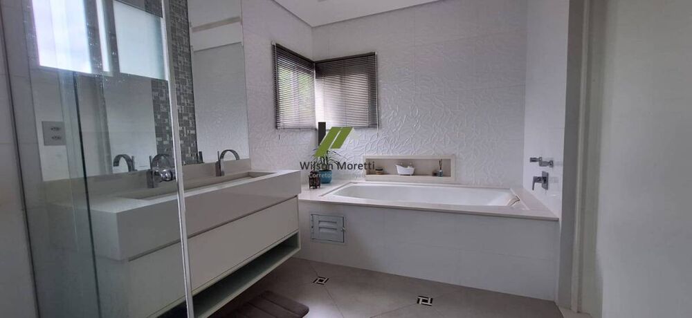 Casa de Condomínio à venda com 3 quartos, 328m² - Foto 5