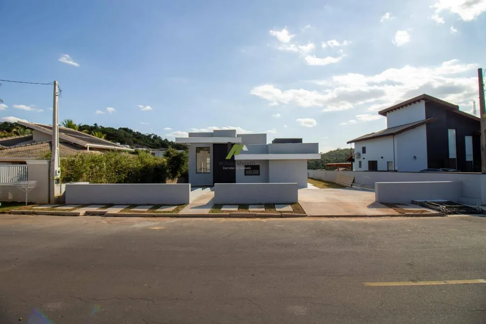 Casa, 4 quartos, 180 m² - Foto 1
