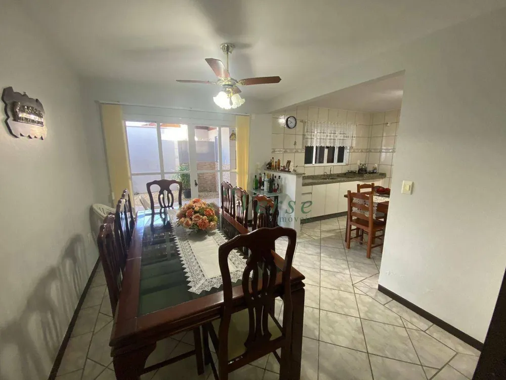 Casa, 4 quartos, 302 m² - Foto 3