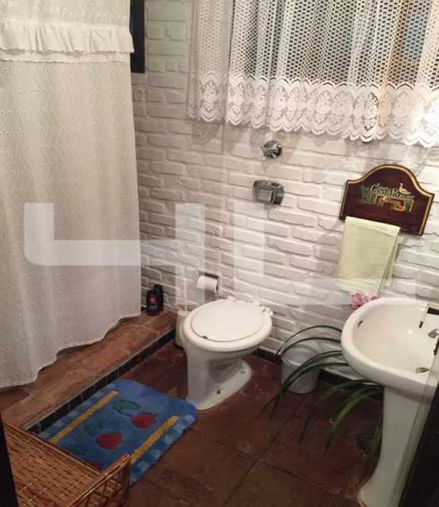 Casa, 6 quartos, 200 m² - Foto 9