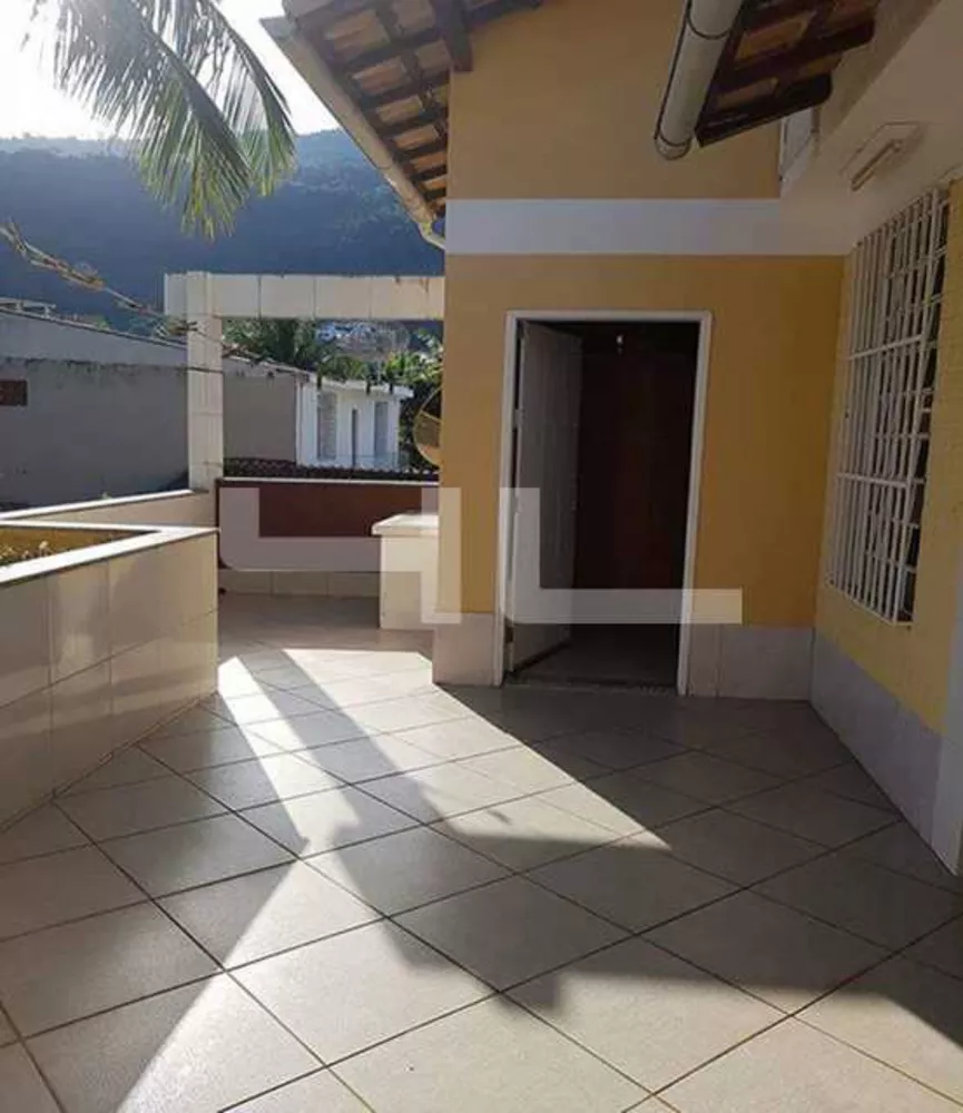 Casa, 5 quartos, 250 m² - Foto 2