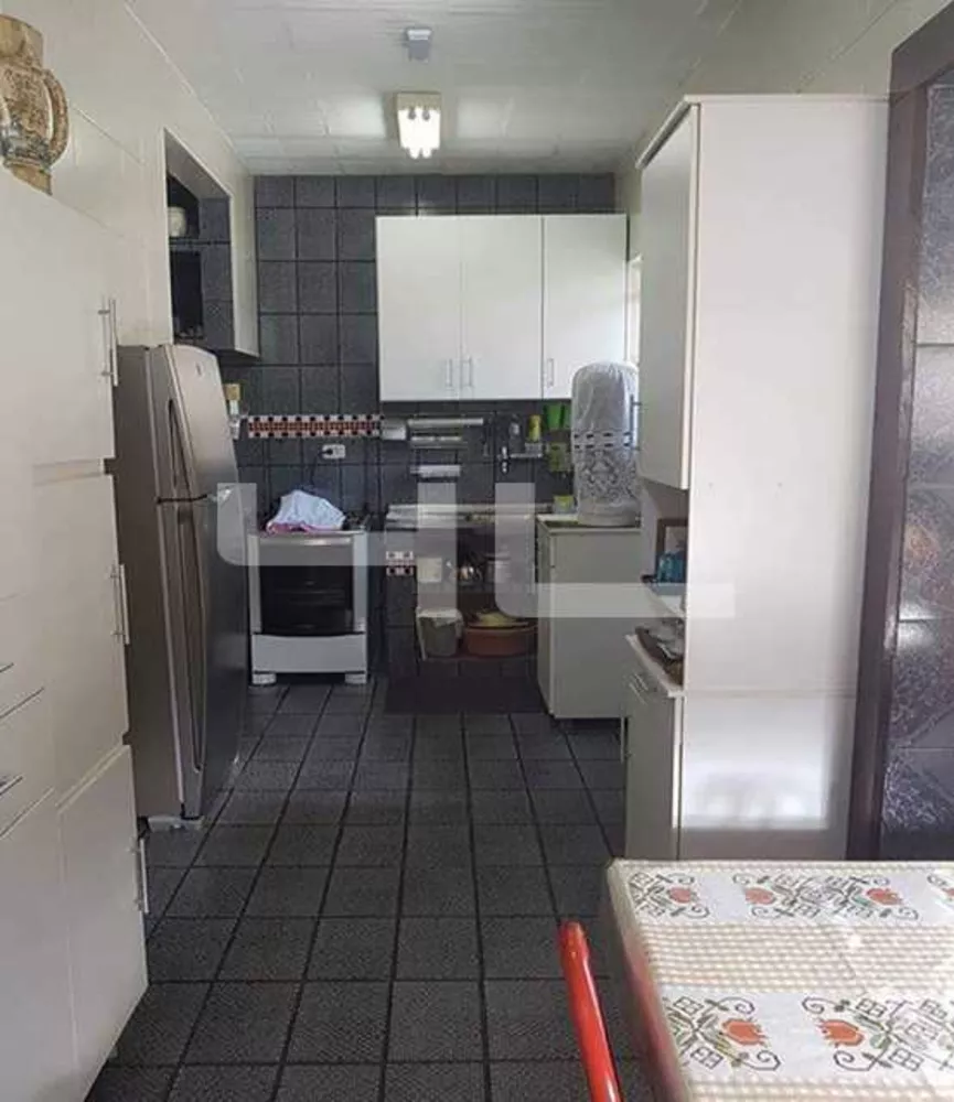 Casa, 5 quartos, 250 m² - Foto 11
