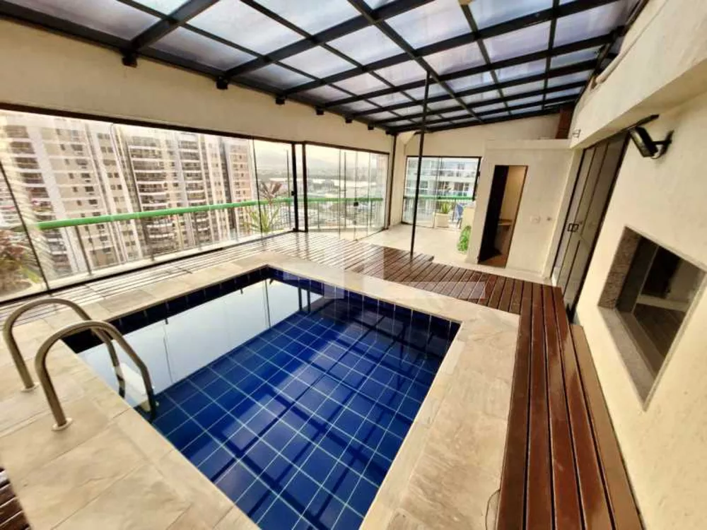 Cobertura, 3 quartos, 225 m² - Foto 1