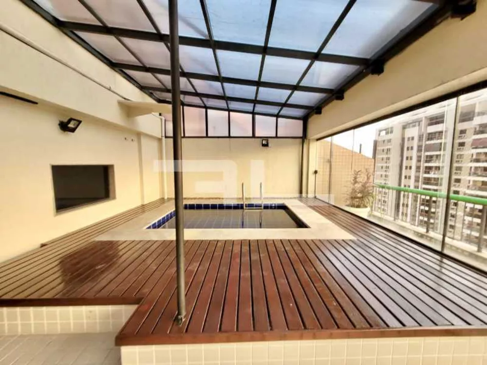 Cobertura, 3 quartos, 225 m² - Foto 2