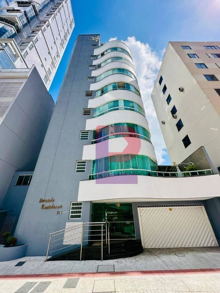 Apartamento, 3 quartos, 200 m² - Foto 1