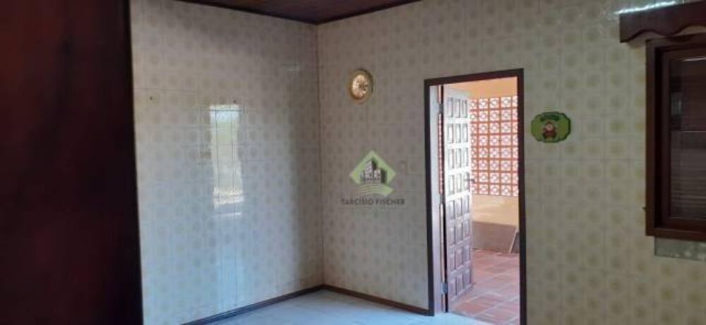 Casa à venda com 4 quartos, 1M2 - Foto 1