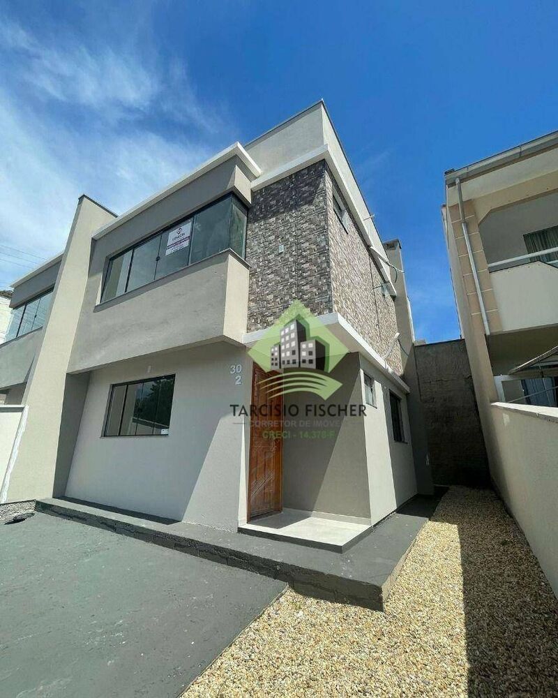 Casa à venda com 2 quartos, 90m² - Foto 1