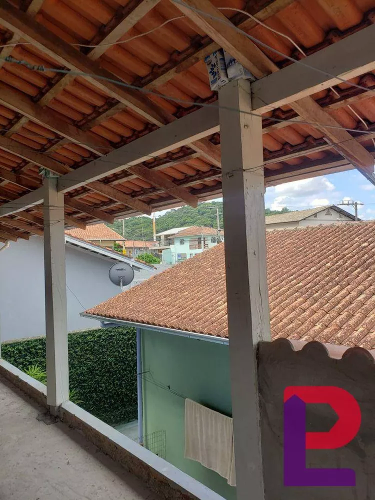 Casa à venda com 3 quartos, 240M2 - Foto 7