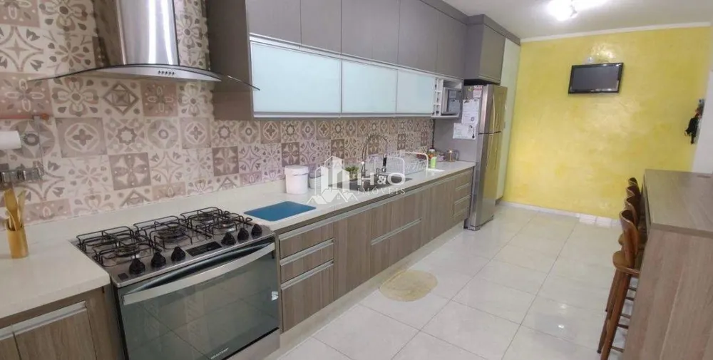 Sobrado, 3 quartos, 210 m² - Foto 1