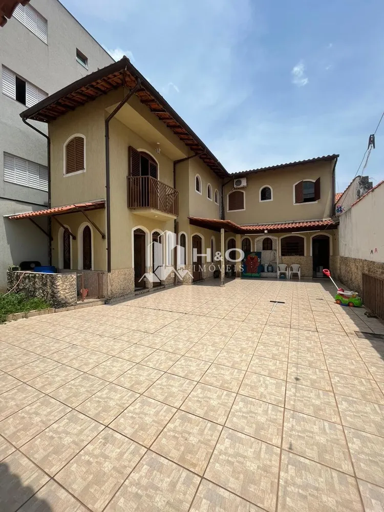 Sobrado, 3 quartos, 200 m² - Foto 1