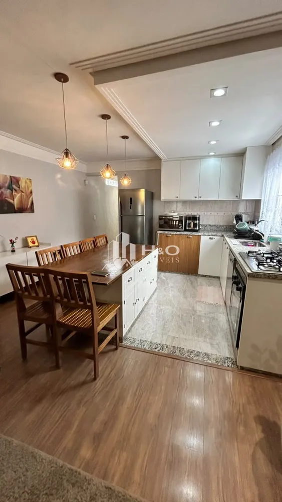 Casa, 6 quartos, 150 m² - Foto 1