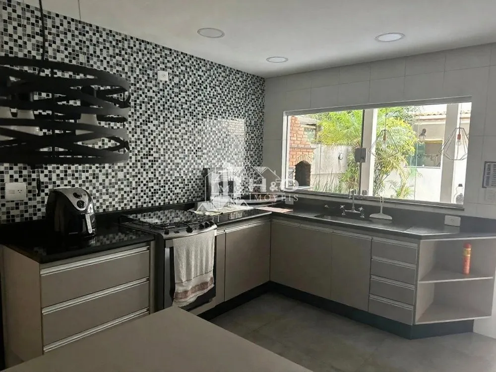 Sobrado, 3 quartos, 250 m² - Foto 1