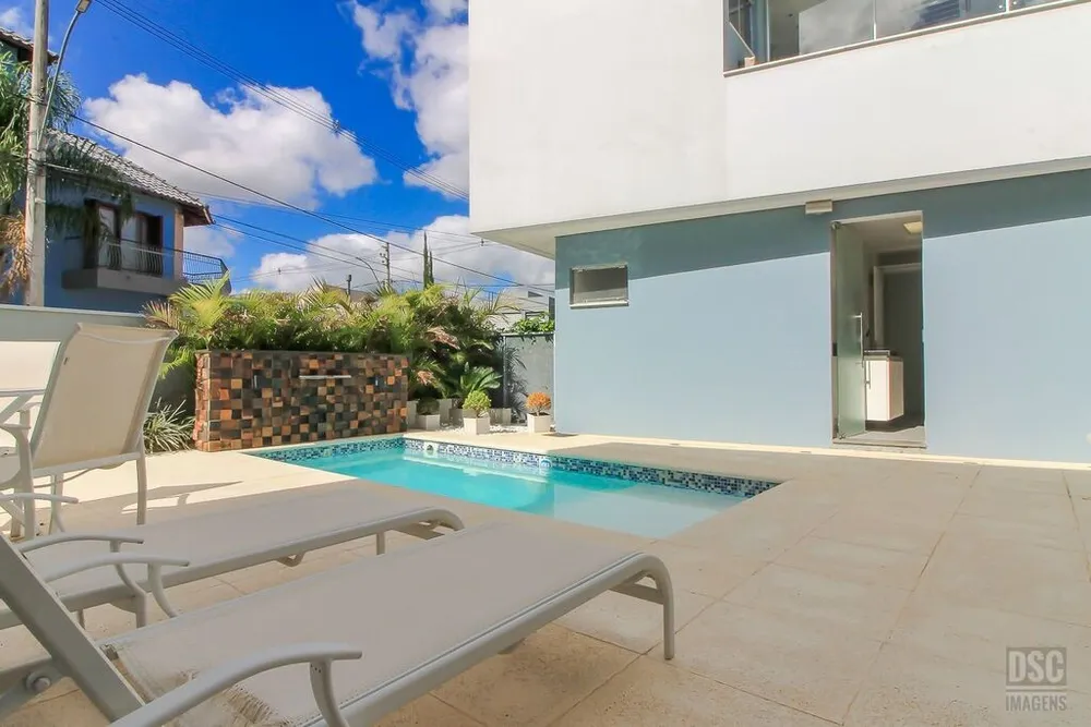 Casa, 4 quartos, 318 m² - Foto 2