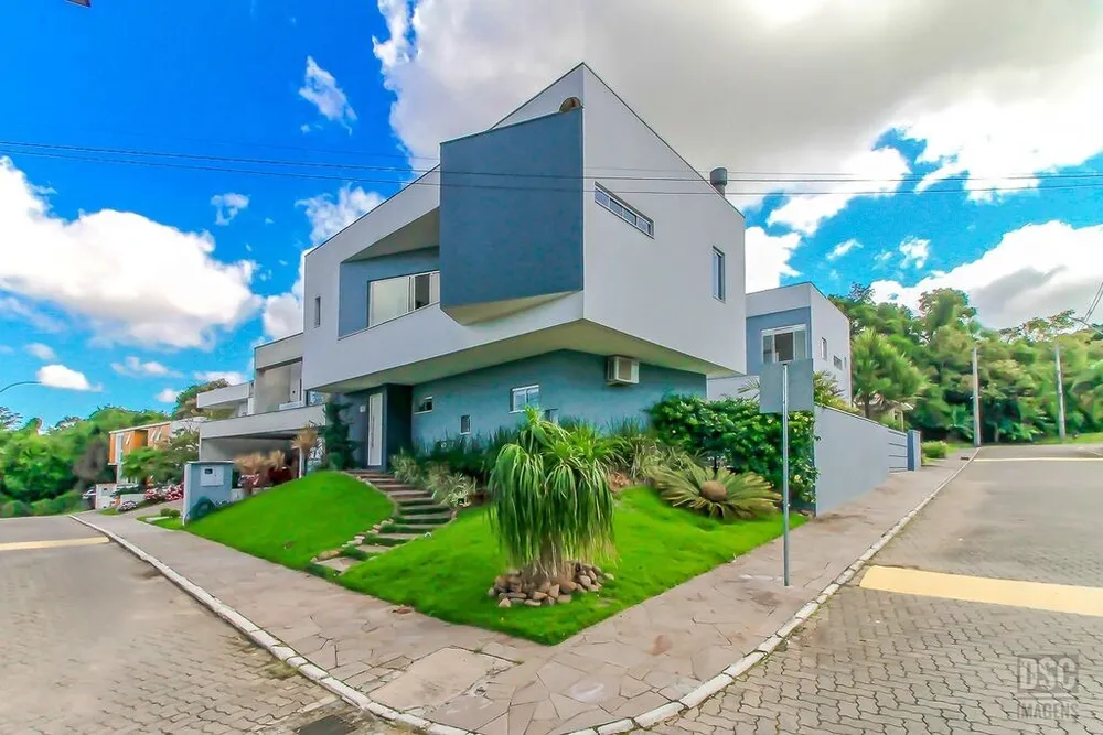 Casa, 4 quartos, 318 m² - Foto 1