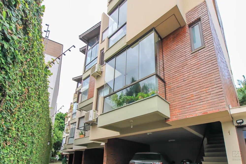 Sobrado, 3 quartos, 199 m² - Foto 1