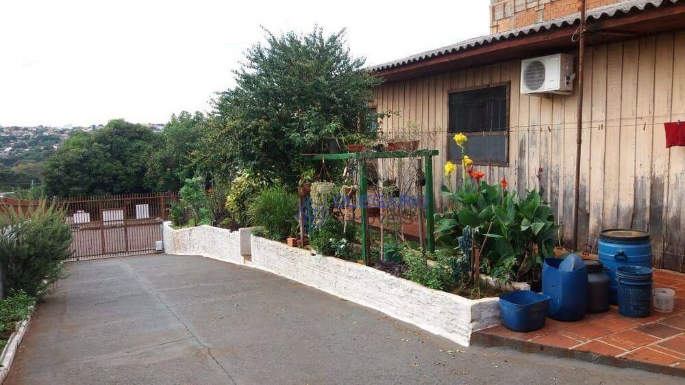 Casa à venda com 4 quartos, 180m² - Foto 2